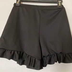 ruffled detail shorts